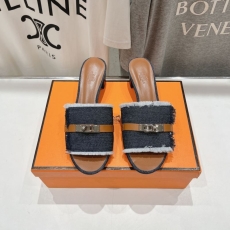 Louis Vuitton Slippers